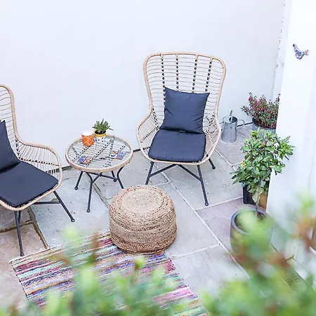 Esplanade Retreat דירה *