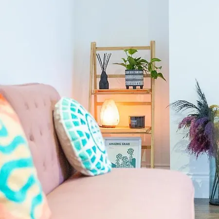 Esplanade Retreat סקארבורו